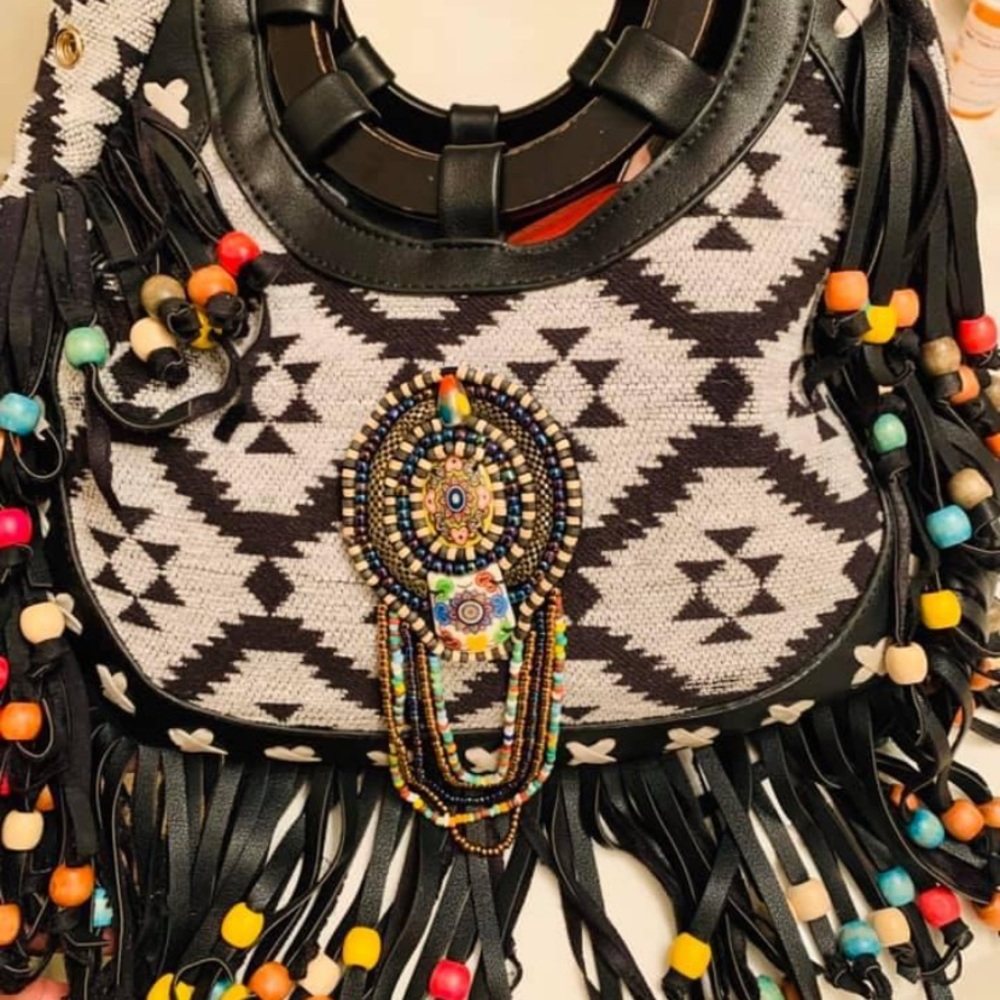 ISO Vintage Sassy Jones purse